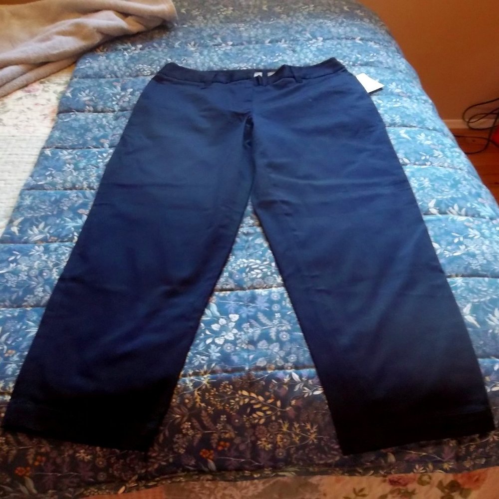 Liz Claiborne cropped pants